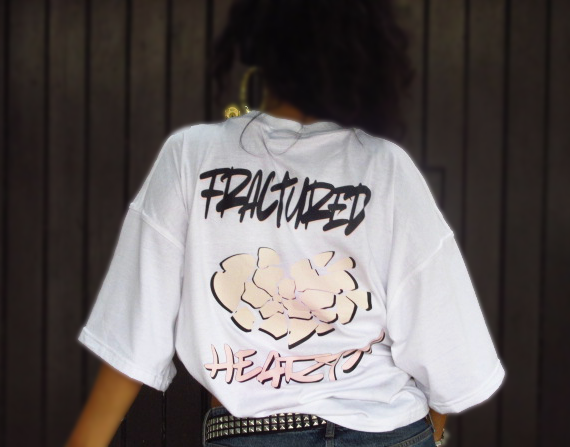 5'4 MODEL WEARING SIZE L (OVERSIZED)